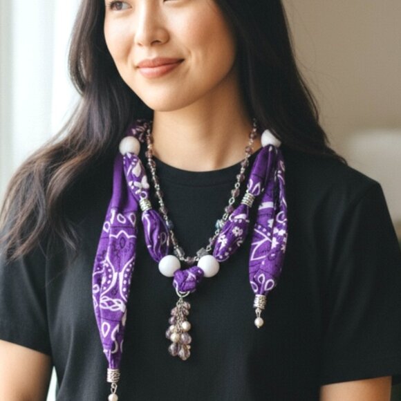 “Amethyst Soul” Necklace Handmade purple bandana necklace with crystal and pear - Picture 1 of 1